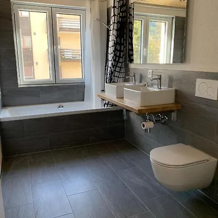 Haus Rhaetikon 1. Og, Links *