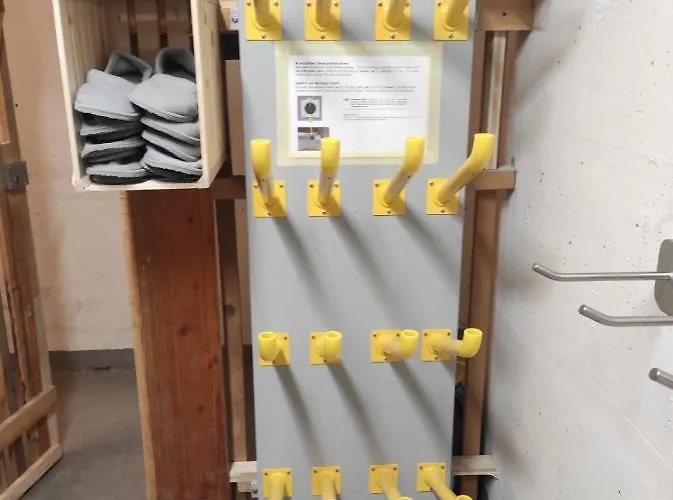 Haus Rhaetikon 1. Og, Links Daire *