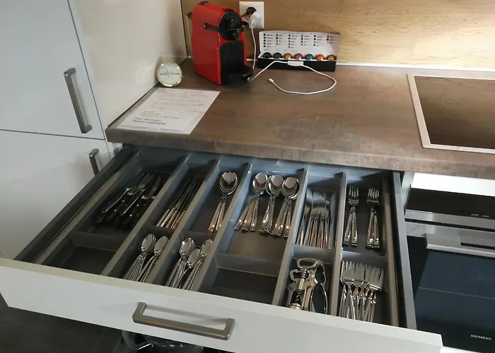 Haus Rhaetikon 1. Og, Links