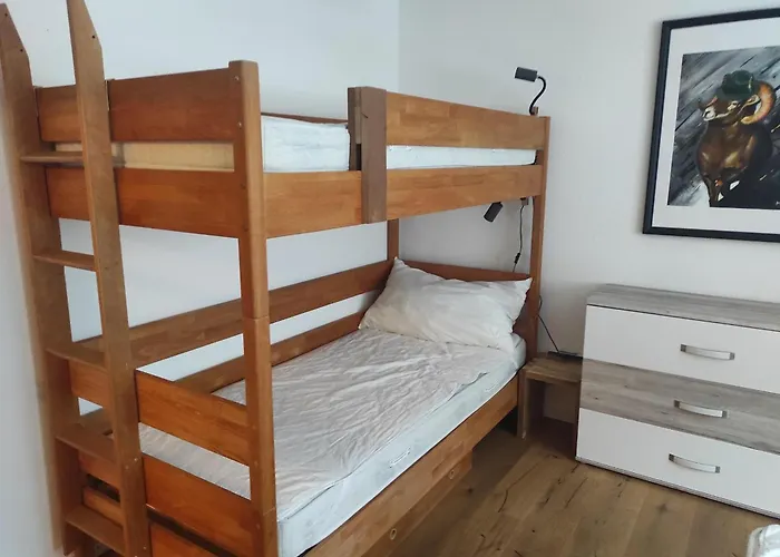 Haus Rhaetikon 1. Og, Links